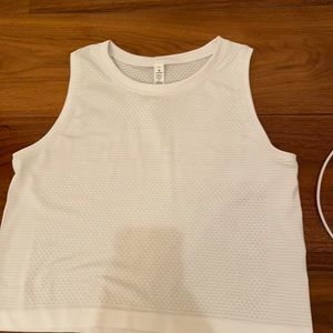 Lululemon top